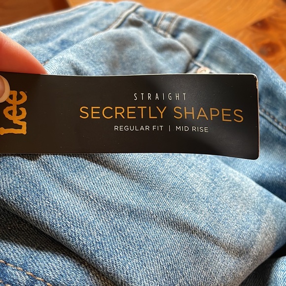 🆕 Lee Regular Fit Straight Leg Mid Rise Secretly Shapes Jeans Size 16 Medium - Picture 10 of 12